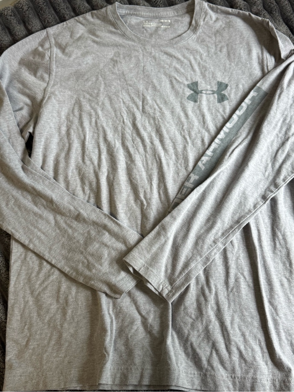 Under Armour Light Gray Long Sleeve Crew Tee with Logo